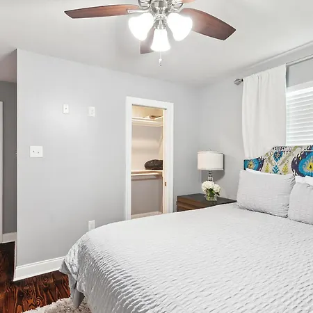 Amazing 3Bedroom Townhome, In Historic Dryade City-3