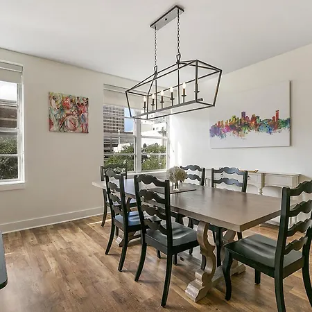Festive 4Br Condo In The Heart Of Nola-3