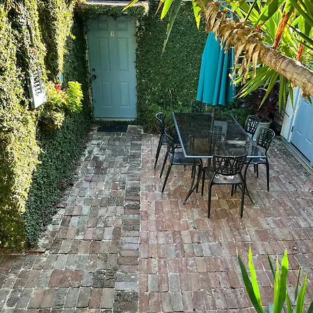 Antonine Apartment Upper Garden District-3