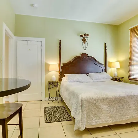1 Mi To City Park & Museums: New Orleans Condo-2