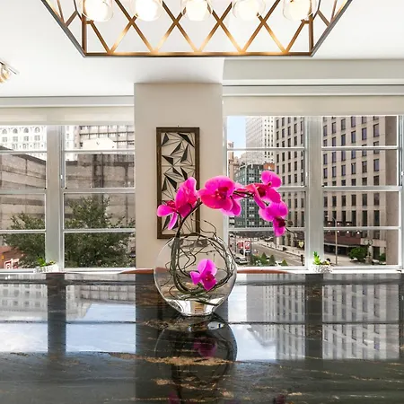 Chic 4Br Condo In California Building-3