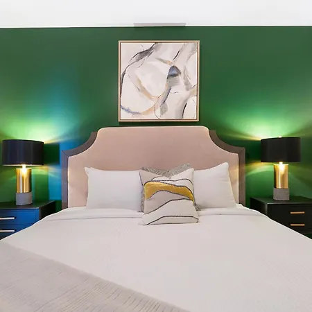 Modern & Fully Furnished Apartments In The Heart Of The City-2