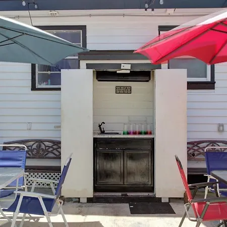 Captivating Conti Hideaway- Mid-City Perfection-2
