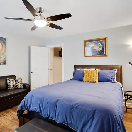 Captivating Conti Hideaway- Mid-City Perfection-3