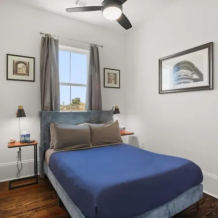 Elegant 4Bd With Pool And Off Street Parking-3