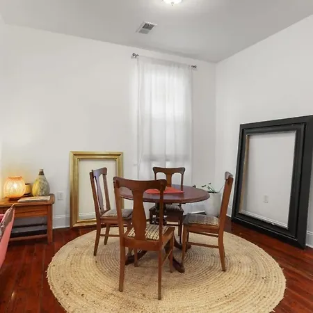 2 Bed Sanctuary - Close To The French Quarter-3