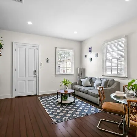 Stylish Creole Cottage 1 Bd Home Central Location-3