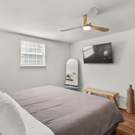 Fabulous Classy And Comfy 3Bd 2Ba Home And Parking-3