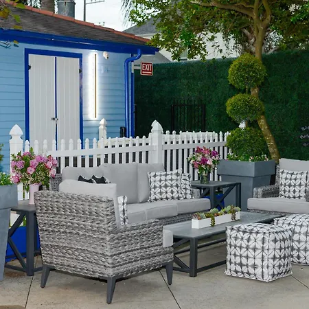Five Br - Sleeps 10! Steps From French Quarter-3