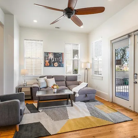 Amazing 3Br Cottage Off St Charles With Pool-2