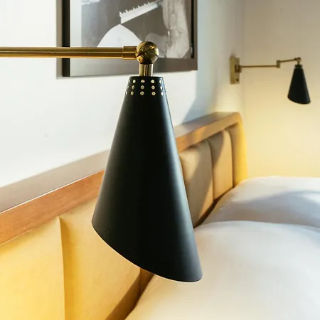 Dew Drop Inn Hotel & Lounge-2