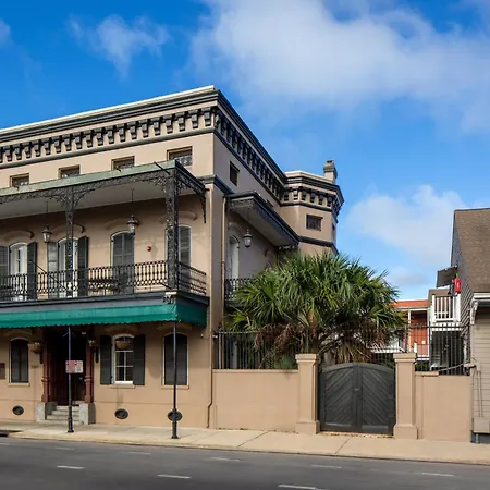 New Orleans Courtyard Hotel By The French Quarter-2