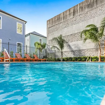 Hosteeva Stunning 4 Bedroom Condo W Pool Steps To St Charles Ave-3