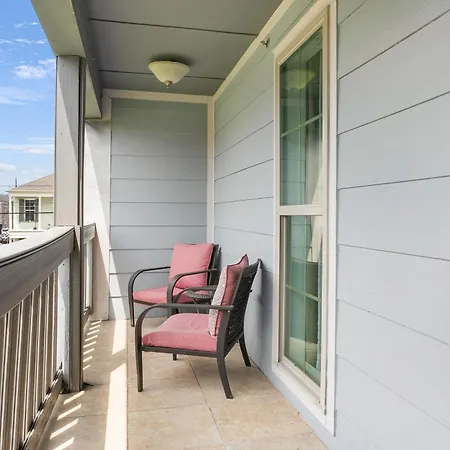 Fully-Furnished 4Br Condo Near Fq-2