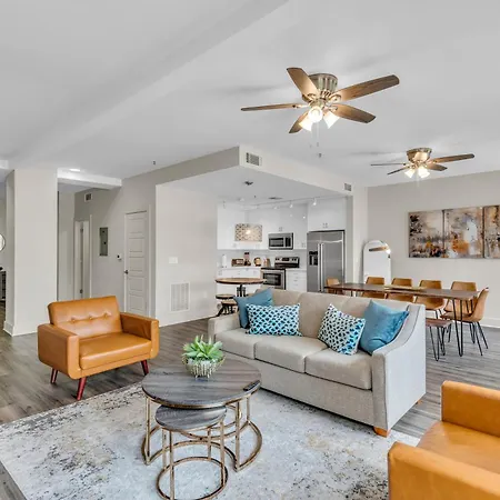 Spacious 4Bd Condo, Sleeps 12, Walk To Bourbon St & Superdome-2