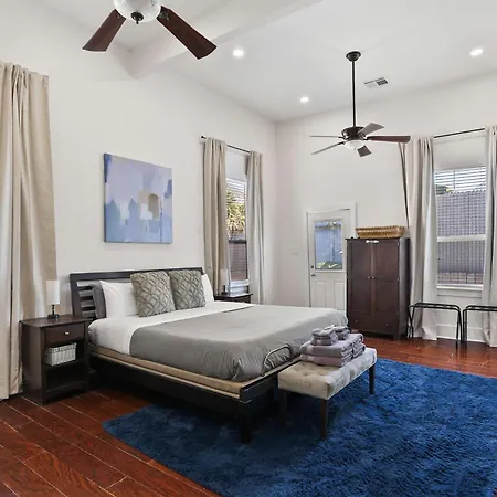 Art Filled Sanctuary In The Heart Of Mid City-2