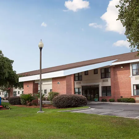 Federal City Inn & Suites-3