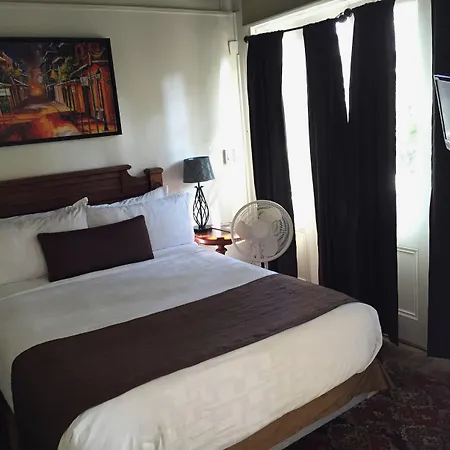 Lafitte Hotel & Bar-3