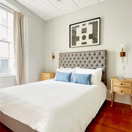 Sonder Baronne Manor-3