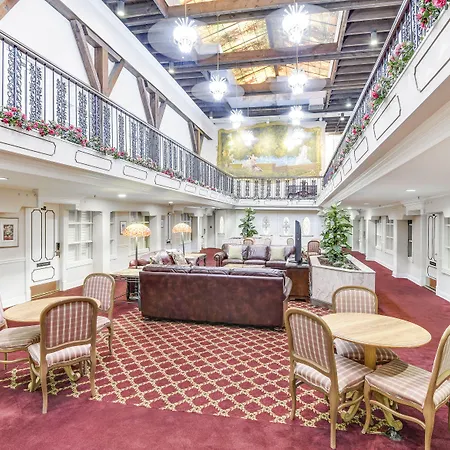 Plaza Suites Downtown New Orleans-2