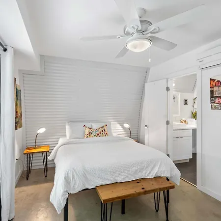 The Moon Quonset Hut Vacation Rental Heated & Chilled Pool-2