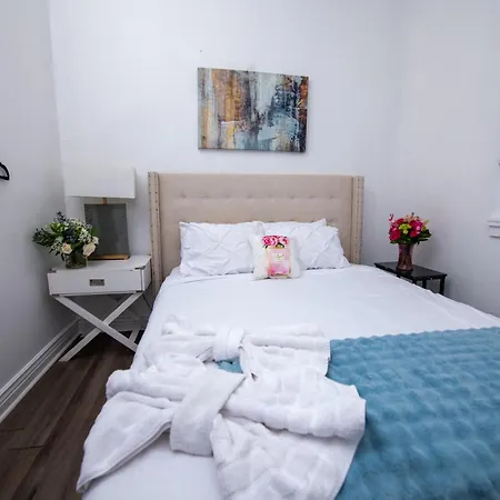 5 Bedroom - Sleeps 10! Best Location Next To French Quarter!-2