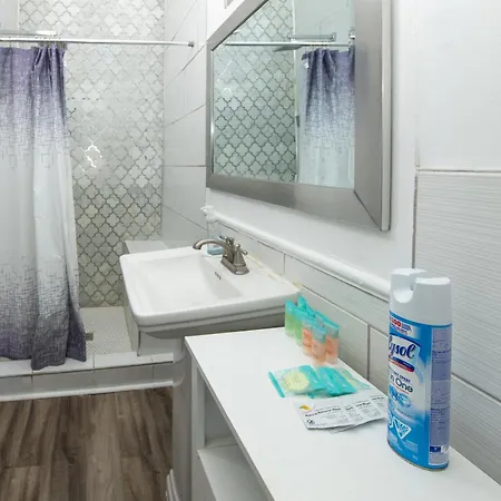 5 Bedroom - Sleeps 10! Best Location Next To French Quarter!-3