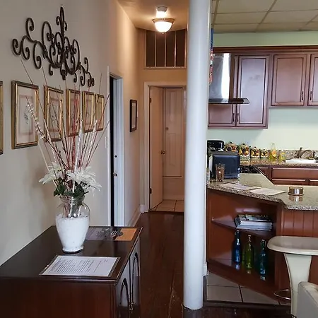 French Quarter Apartment With Mississippi River View-2