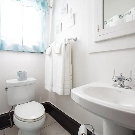Perfect Nola Hideaway-2