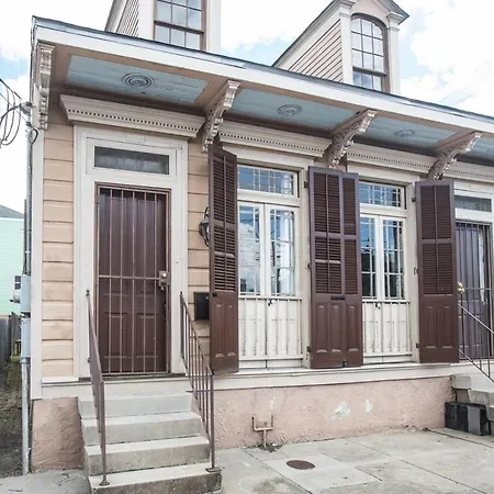 Perfect Nola Hideaway-3