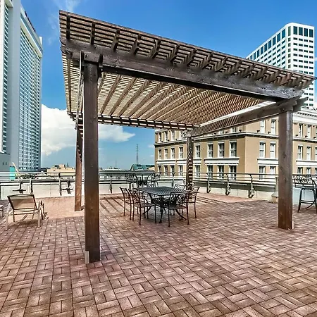 Beautiful Condos Steps From French Quarter And Bourbon St-3