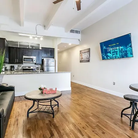 Gorgeous Condo 1 Minute Walk To French Quarter And Bourbon St.-2
