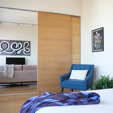 Intimate 1Br In C.B.D. By Sonder-3