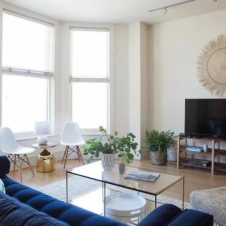 Classic 1Br In C.B.D. By Sonder-2