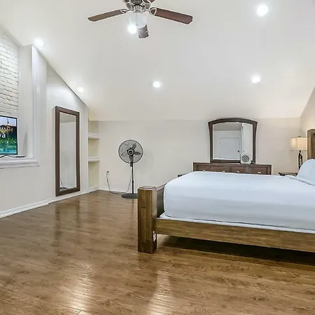 Modern 4Br Penthouse In Downtown By Hosteeva-2