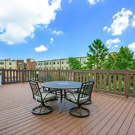 Modern 4Br Penthouse In Downtown By Hosteeva-3