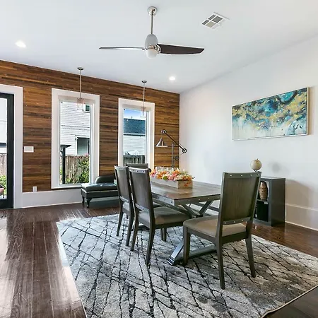 Spacious Loft-Style 3Br Townhouse By Hosteeva-3