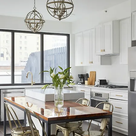 Bright 2Br On Saint Charles Ave By Sonder-2