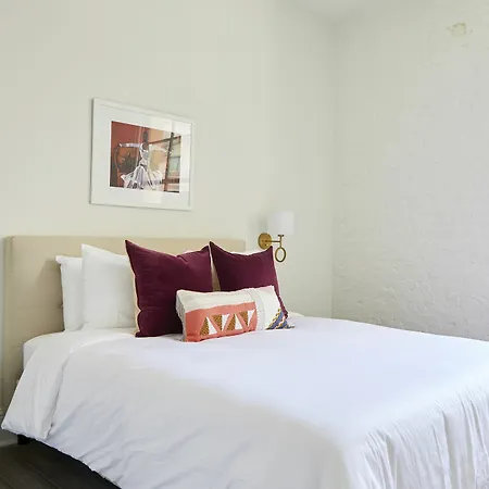 Distinctive 2Br On Saint Charles Ave By Sonder-2