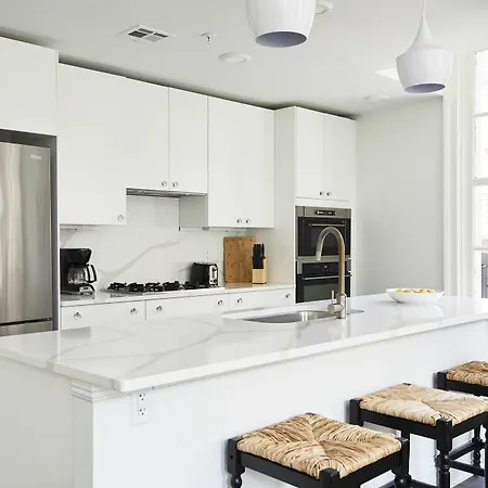 Distinctive 2Br On Saint Charles Ave By Sonder-3