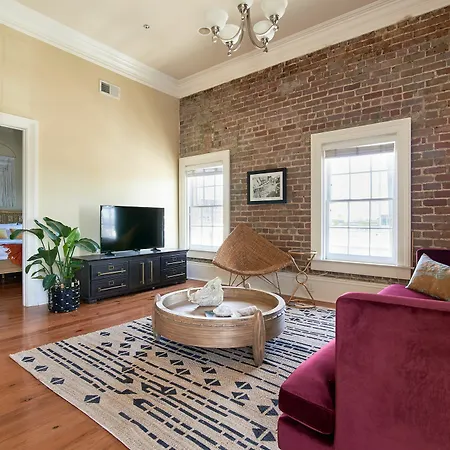 Chic 2Br In Irish Channel By Sonder-2