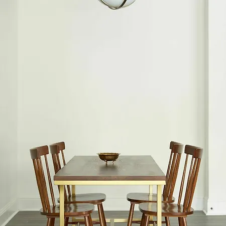 Bold 2Br On Saint Charles Ave By Sonder-2