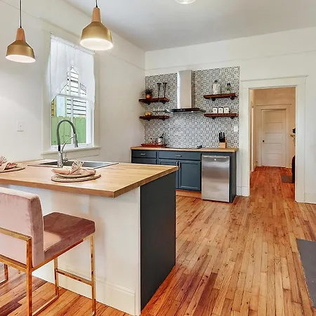 Elegant Renovated House With Relaxing Courtyard - Near Fq-2