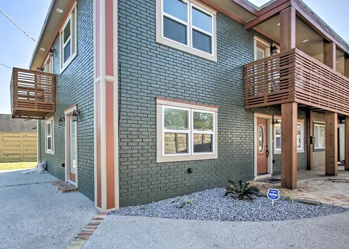 Walk To City Park Contemporary Nola Home