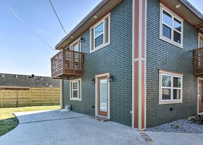 Walk To City Park Contemporary Nola Home