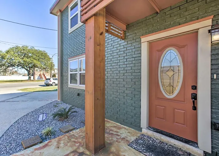 Walk To City Park Contemporary Nola Home