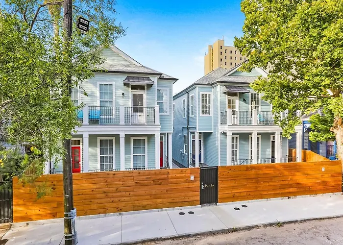 5Br W Pool - Great For Families - Near Everything