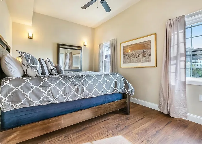 St Charles Spacious Condo In The Heart Of The City New Orleans
