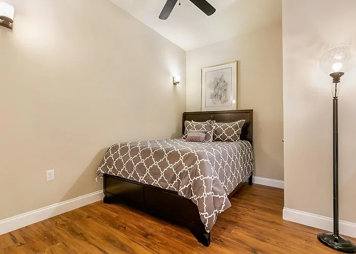St Charles Spacious Condo In The Heart Of The City New Orleans