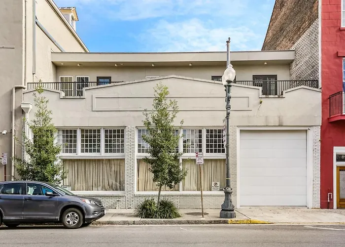 Stunning 5 Bedroom Urban Oasis Downtown Nola
